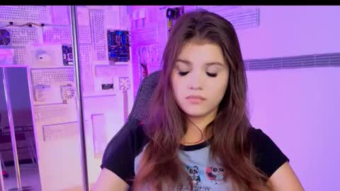 Snapshot of evathopson chatting on 19, 9, 2025 Eva next stream - - 1600 UTC2000 online show from 19, 9, 2025