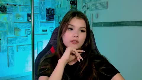 Snapshot of evathopson chatting on 26, 9, 2025 Eva next stream - - 1600 UTC2000 online show from 26, 9, 2025