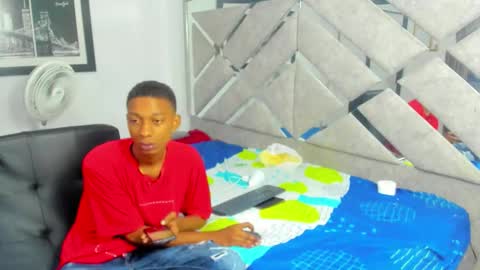 Snapshot of evaxemma chatting on 19, 11, 2025 Eva And Emmanuel online show from 19, 11, 2025