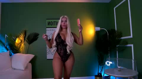 Snapshot of evazane chatting on 17, 5, 2026 Eva online show from 17, 5, 2026