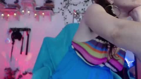 Eve Blue  friends. IG eve blue77 TW EveBlue 1 OF eveblue7 online show from 17, 9, 2025