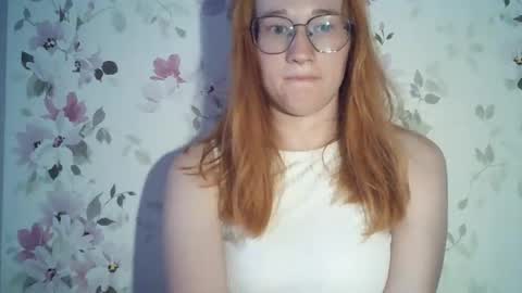 Snapshot of eveliina_shy chatting on 22, 6, 2026 Evelina online show from 22, 6, 2026