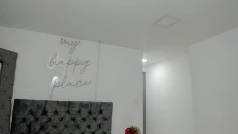 evelin__thompsson online show from 23, 4, 2026