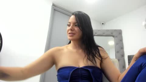 Snapshot of evelin__thompsson chatting on 13, 5, 2026 evelin__thompsson online show from 13, 5, 2026
