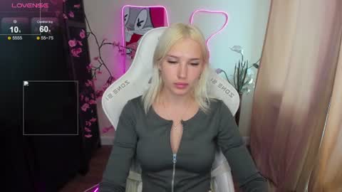 Snapshot of evelinalu chatting on 19, 7, 2026 Evelina online show from 19, 7, 2026