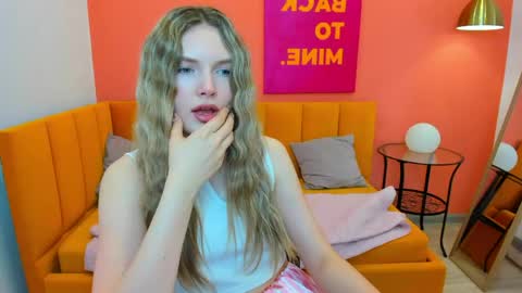Snapshot of evelineamore chatting on 18, 5, 2026 Eveline online show from 18, 5, 2026
