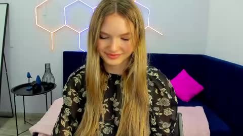 Snapshot of evelineamore chatting on 6, 6, 2026 Eveline online show from 6, 6, 2026