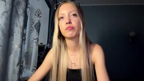 Snapshot of evelinegallucci chatting on 8, 6, 2026 Katy online show from 8, 6, 2026