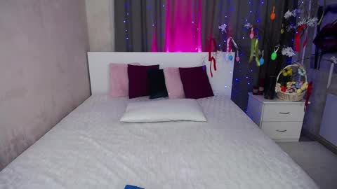 Evelin online show from 9, 4, 2026