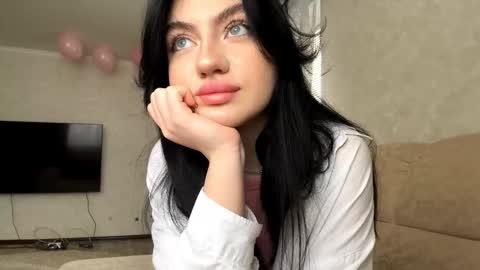 Snapshot of evelinkowski chatting on 25, 2, 2026 Sofia online show from 25, 2, 2026