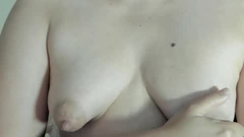 Snapshot of evelyn_2511 chatting on 26, 5, 2026 Evelyn online show from 26, 5, 2026