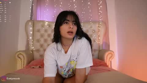 Snapshot of evelyn_evelyn chatting on 23, 2, 2026 evelyn evelyn online show from 23, 2, 2026