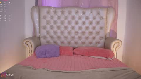 Snapshot of evelyn_evelyn chatting on 4, 3, 2026 evelyn evelyn online show from 4, 3, 2026