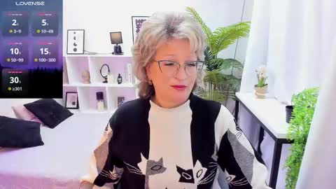 Evelyn online show from 2, 12, 2025