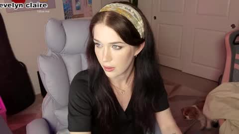 Evelyn Claire online show from 1, 5, 2026