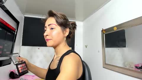 Evelyne online show from 12, 3, 2026