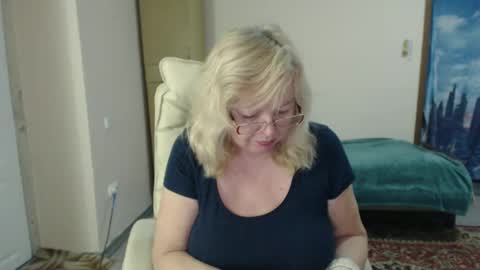 BarbaraBlondy online show from 2, 2, 2025