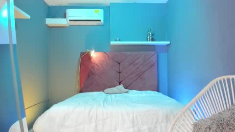 Sophia online show from 6, 10, 2025