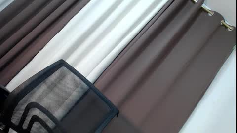 Snapshot of eves_candy chatting on 12, 12, 2024 Chloe mae online show from 12, 12, 2024