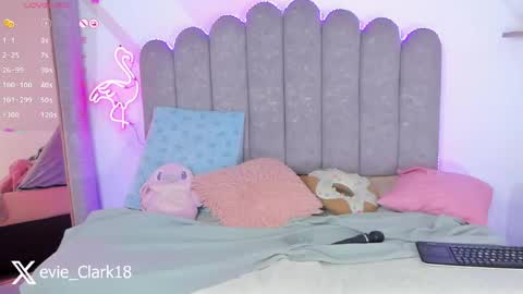 Snapshot of evie_clark_ chatting on 28, 4, 2026 My name is Evie nice to meet you really get to know me better private is open online show from 28, 4, 2026