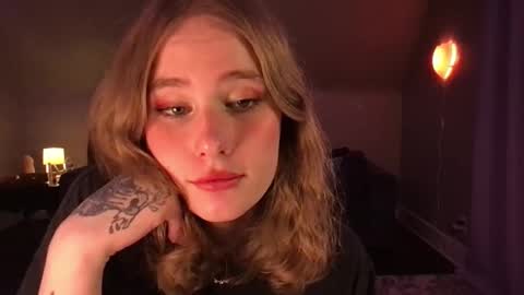 Snapshot of eviecam chatting on 18, 12, 2024 Evie3 online show from 18, 12, 2024