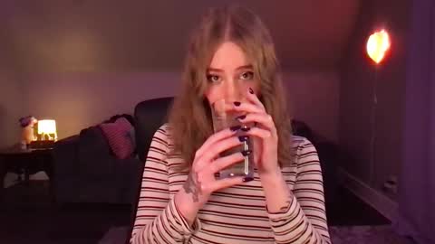 Snapshot of eviecam chatting on 6, 1, 2025 Evie3 online show from 6, 1, 2025