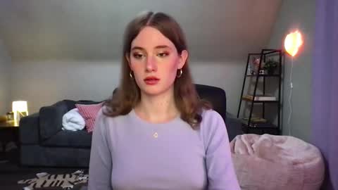 Snapshot of eviecam chatting on 3, 2, 2025 Evie3 online show from 3, 2, 2025