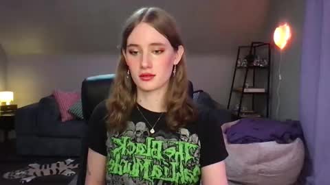 Snapshot of eviecam chatting on 25, 2, 2025 Evie3 online show from 25, 2, 2025