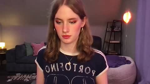 Snapshot of eviecam chatting on 2, 3, 2025 Evie3 online show from 2, 3, 2025