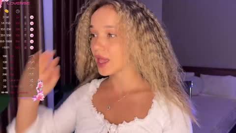 Snapshot of evielina chatting on 16, 5, 2026 evielina online show from 16, 5, 2026
