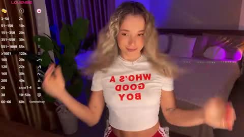 Snapshot of evielina chatting on 14, 7, 2026 evielina online show from 14, 7, 2026