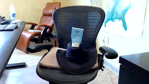 Snapshot of exhibitman69_ldb chatting on 28, 5, 2026 exhibitman69_ldb online show from 28, 5, 2026