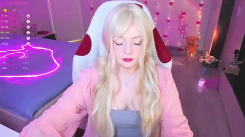 Snapshot of exhoneyangel chatting on 12, 3, 2025  Amy  online show from 12, 3, 2025