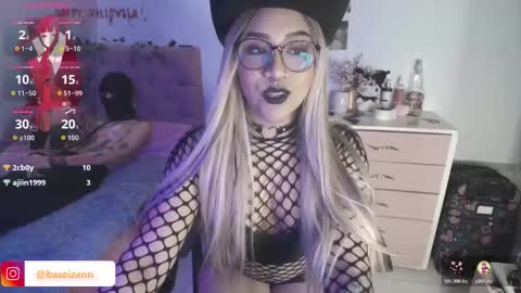 Snapshot of exodiakinky chatting on 21, 10, 2025 Goddess Exodia please help me reach 100 thumbs up online show from 21, 10, 2025