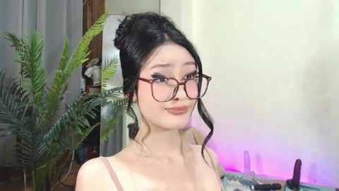 Snapshot of expensive_candyx chatting on 4, 3, 2025 Candy  online show from 4, 3, 2025