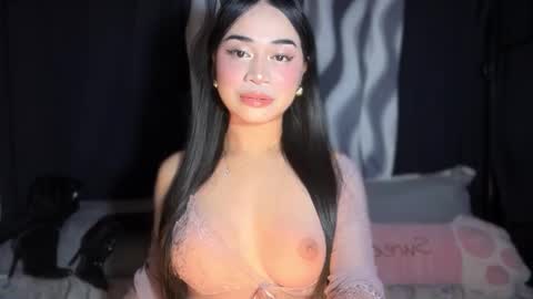 Snapshot of expensivets_chloe chatting on 1, 10, 2025 chloee online show from 1, 10, 2025