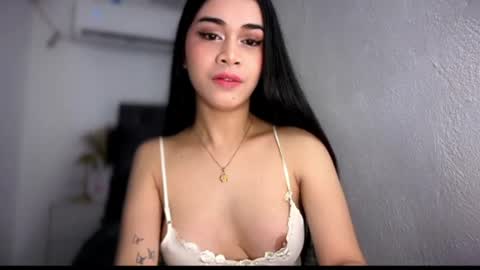 Snapshot of expensivets_chloe chatting on 3, 7, 2026 chloee online show from 3, 7, 2026