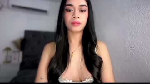 Snapshot of expensivets_chloe chatting on 4, 7, 2026 chloee online show from 4, 7, 2026