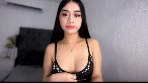 Snapshot of expensivets_chloe chatting on 13, 7, 2026 chloee online show from 13, 7, 2026