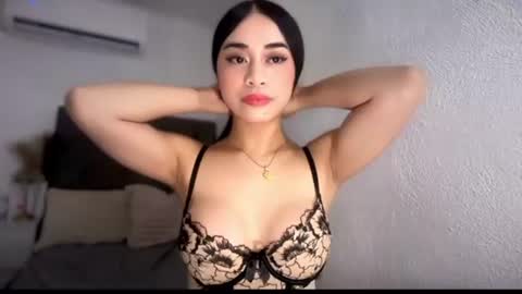Snapshot of expensivets_chloe chatting on 18, 7, 2026 chloee online show from 18, 7, 2026