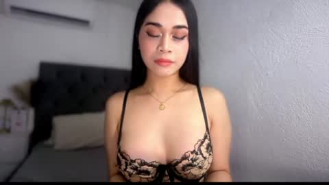 Snapshot of expensivets_chloe chatting on 24, 7, 2026 chloee online show from 24, 7, 2026