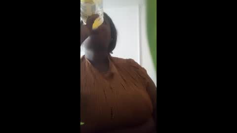 eyshaexotii online show from 14, 12, 2025