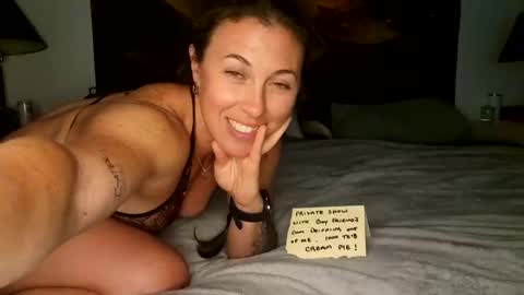 Snapshot of ezbreezy13 chatting on 13, 5, 2026 ezbreezy13 online show from 13, 5, 2026