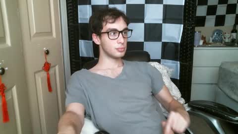 Ezra Naamah online show from 10, 2, 2025