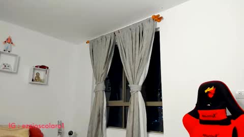 Snapshot of ezzio_scolaro chatting on 4, 12, 2025 Ezzio Scolaro online show from 4, 12, 2025