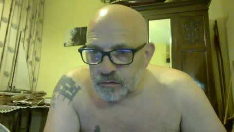 Snapshot of f1zzeek chatting on 15, 7, 2026 f1zzeek online show from 15, 7, 2026