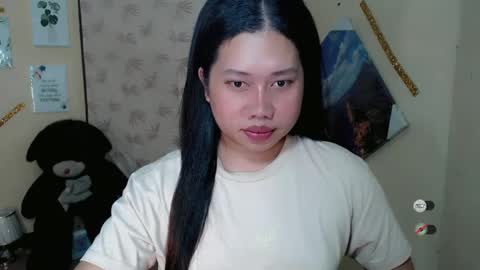 Snapshot of f3ckdollucy chatting on 7, 3, 2025 yanna online show from 7, 3, 2025