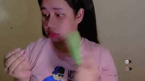 Snapshot of f3ckdollucy chatting on 13, 9, 2025 yanna online show from 13, 9, 2025