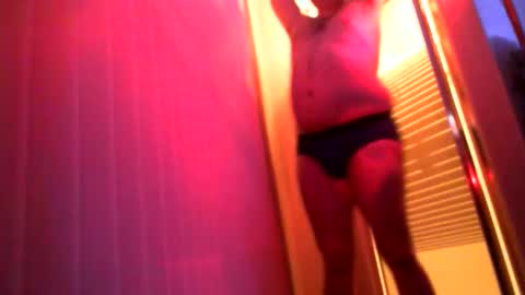 Snapshot of f4rtmaker chatting on 18, 12, 2025 f4rtmaker online show from 18, 12, 2025
