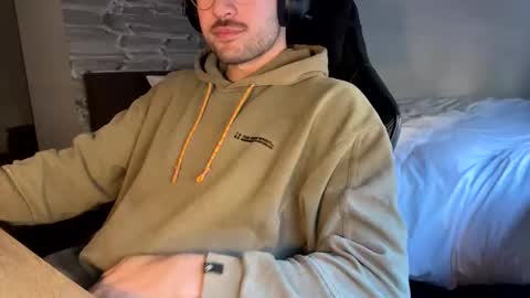 Snapshot of fabian_196 chatting on 27, 12, 2024 Call me bitch online show from 27, 12, 2024